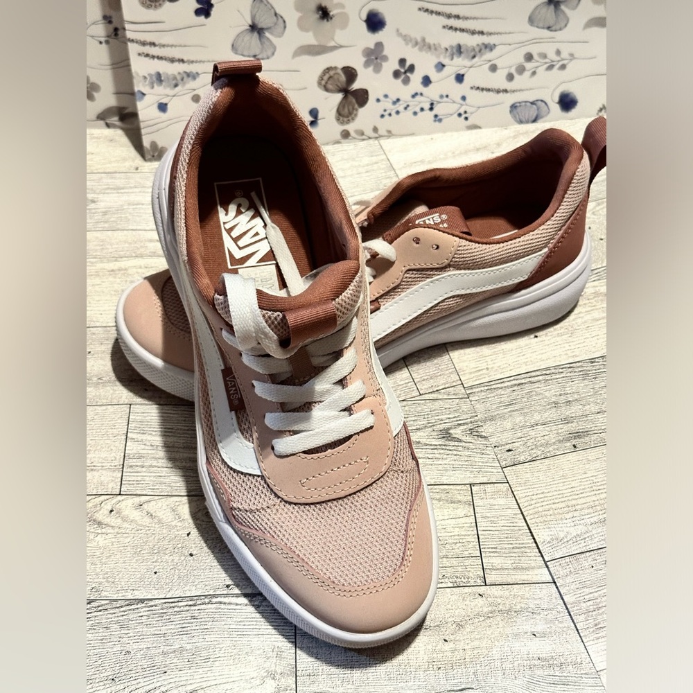 NWOT Pink Vans